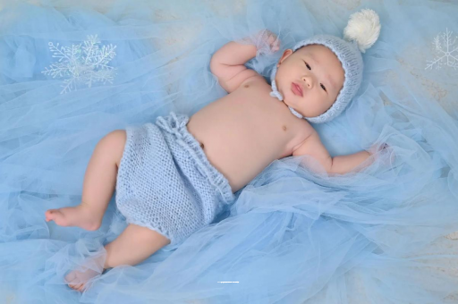 曲靖宝宝睡迷糊了才肯吃奶 曲靖宝宝睡迷糊了才肯吃奶